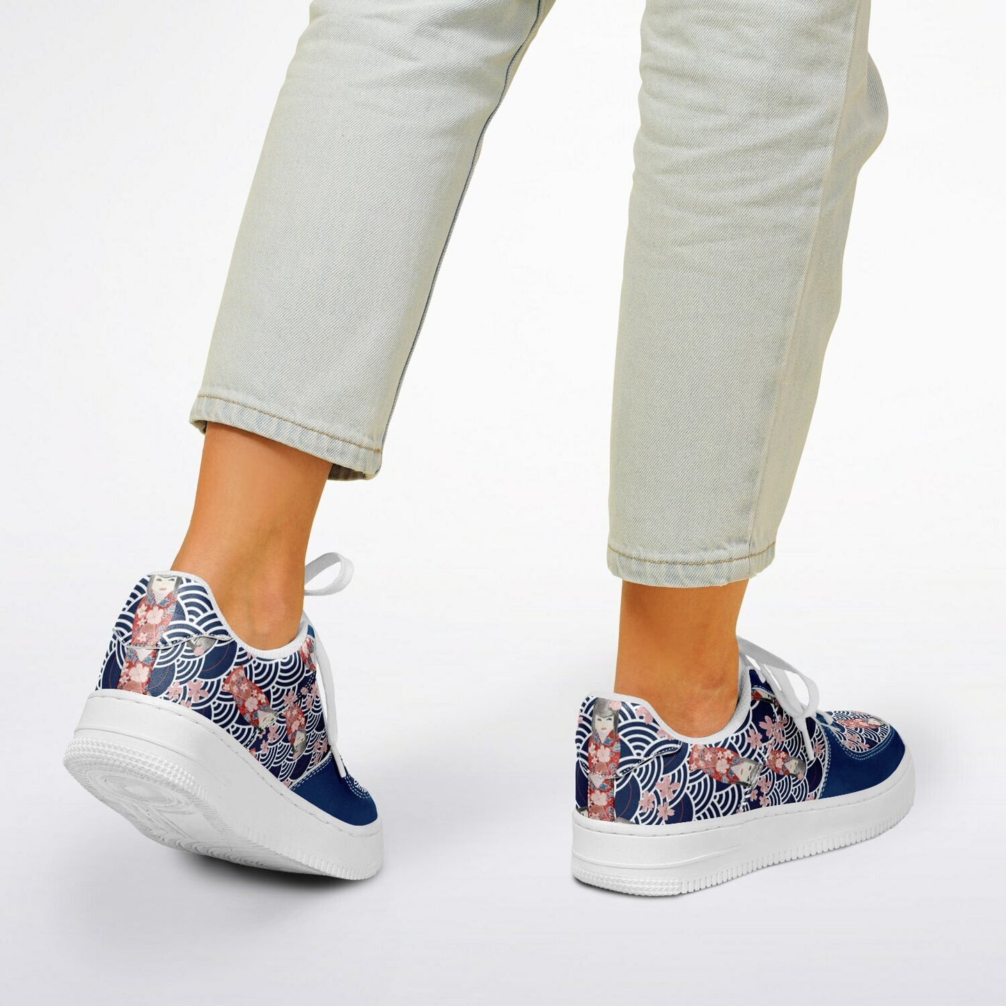 Sneakers Low Tops with Kabuki Doll Design