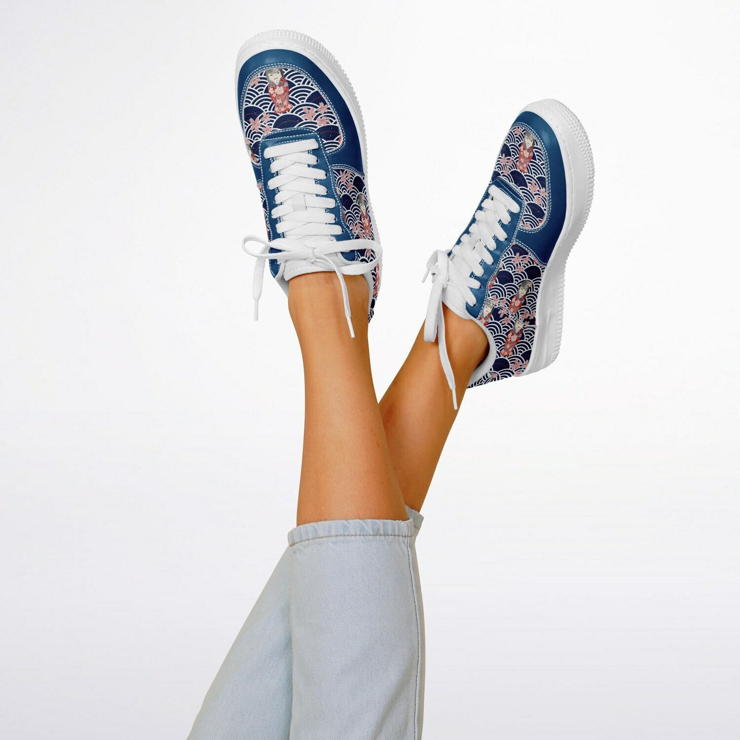 Sneakers Low Tops with Kabuki Doll Design